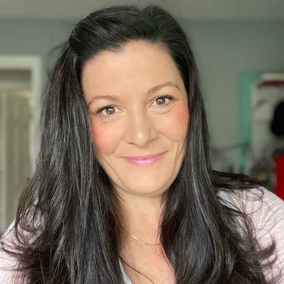 Meet your Posher, Alison - Picture 1 of 1